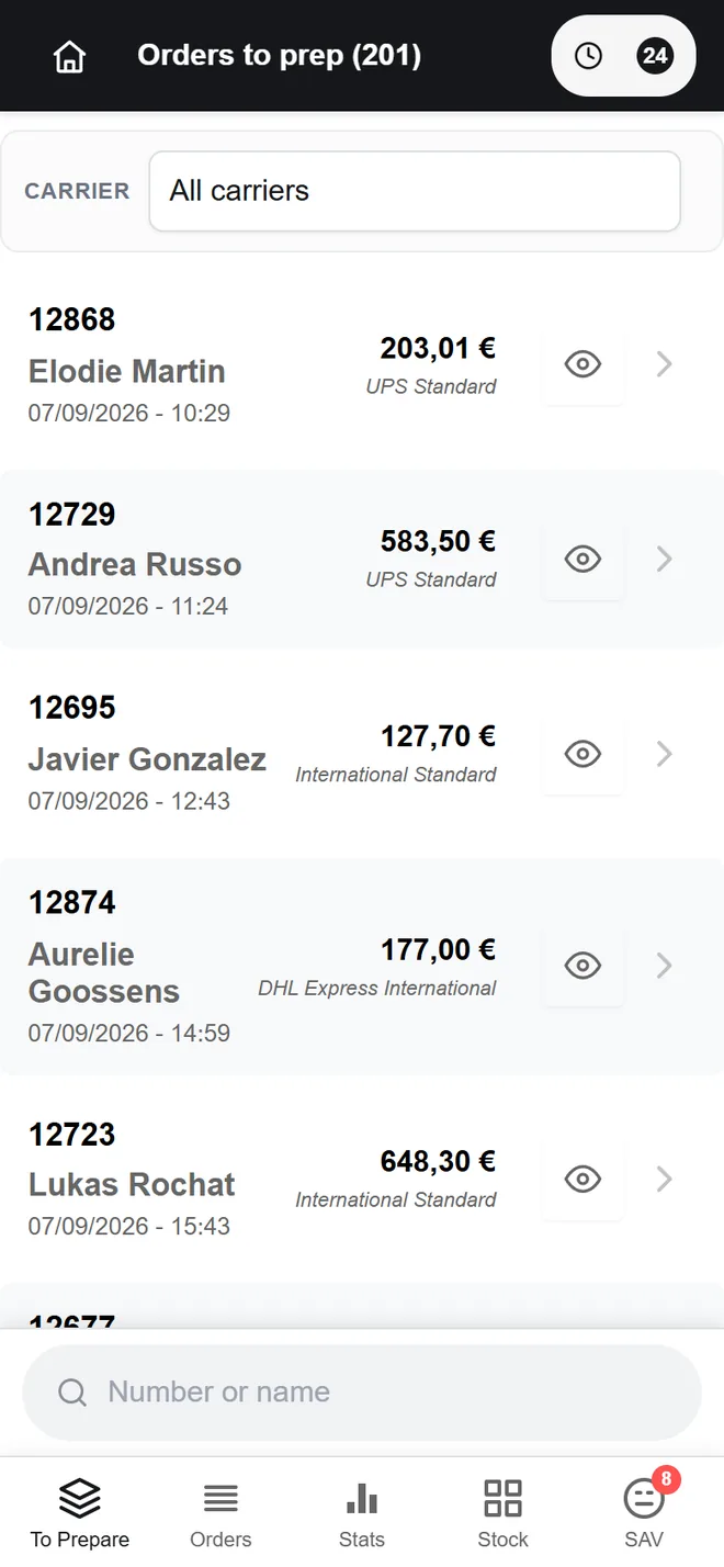 The picking queue, filtered by carrier and searchable by name